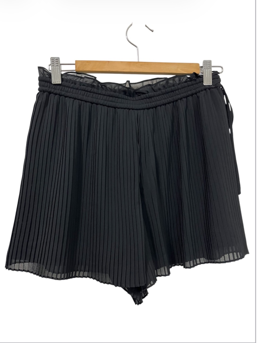 Club Monaco Katya Black Micro Pleated Shorts